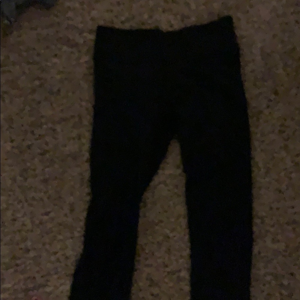 Black sports leggings